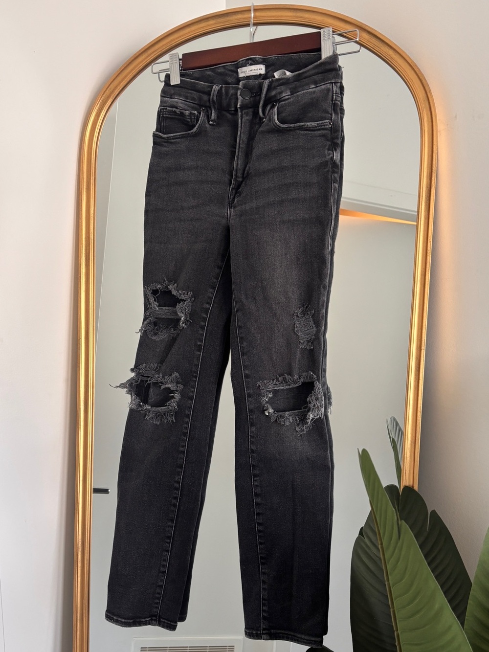 Good American Black Distressed Straight-Leg Jeans